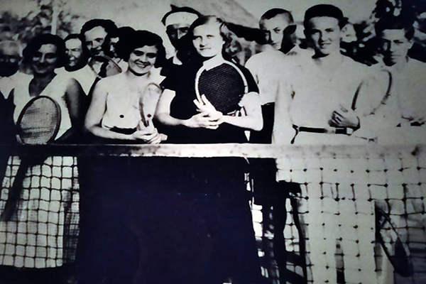 Фото вест: Ковински тениски клуб из 1926. године